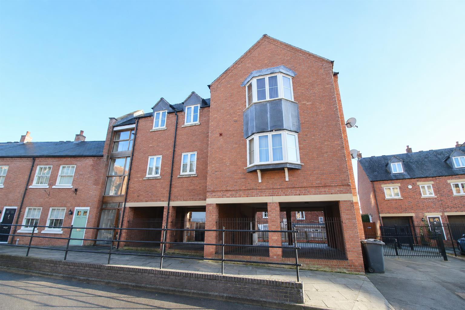 67 St. Julians Crescent, Shrewsbury, SY1 1UD To Let